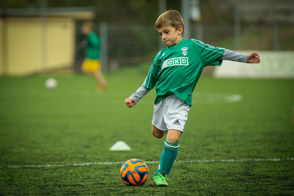 child, soccer, playing-613199.jpg